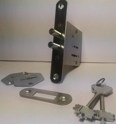 На картинке «Замок врезной ЗВ8-4С-2Р "Ригель" 2-х ригельный, 3 ключа »