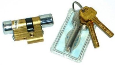 На картинке «Механизм цилиндровый МЦ"Baodean-лесенка" 80мм(37,5х42,5) 8 перфоключей (2+6), латунь»