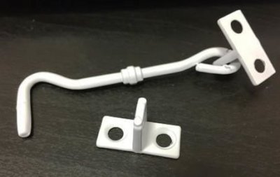 На картинке «Крючок ветровой  средний, белый»