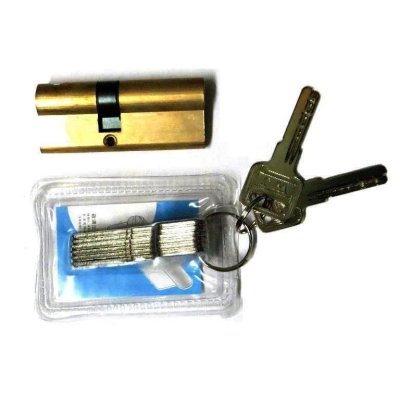 На картинке «Механизм цилиндровый "Евродверь1"  70мм (Тип2 32,5х37,5) перекодируемый, 2+5 ключей, латунь»