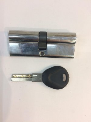 На картинке «Механизм цилиндровый "Феррум" 80мм(35х45) 5 перфоключей, хром (CP)»