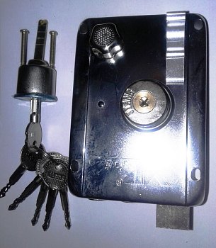 Замок накладной ЗНTri-circle-YF 9219 2-х ригельный, механизм съёмный, 6 крестовых ключа, хром (CP)