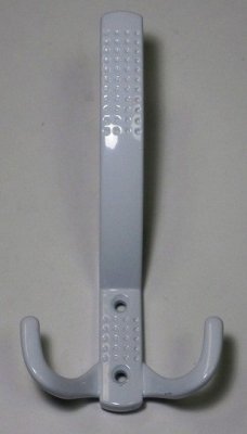 На картинке «Крючок-вешалка №11 тройной перфо, белый (М-К)»