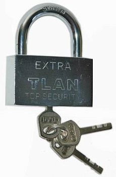 На картинке «Замок навесной"Extra" ВС-60 прямоугольный, хром, 3 финских ключа»