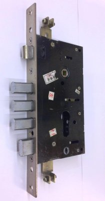 На картинке «Корпус врезного замка "Baodean 2628-3Р-Эко" под МЦ "лесенка"»