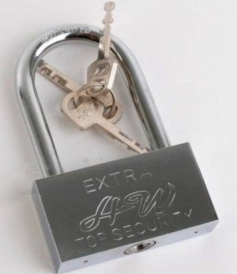 На картинке «Замок навесной"Extra"ВС-80L прямоугольный, дл.дужка, хром, 3 финских ключа»