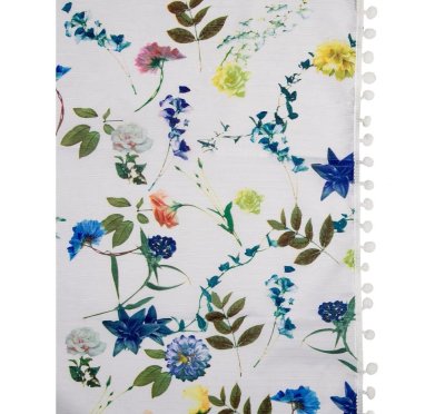 На картинке «Штора для ванной с тесьмой A-09 (летний сад) 1,8*1,8»